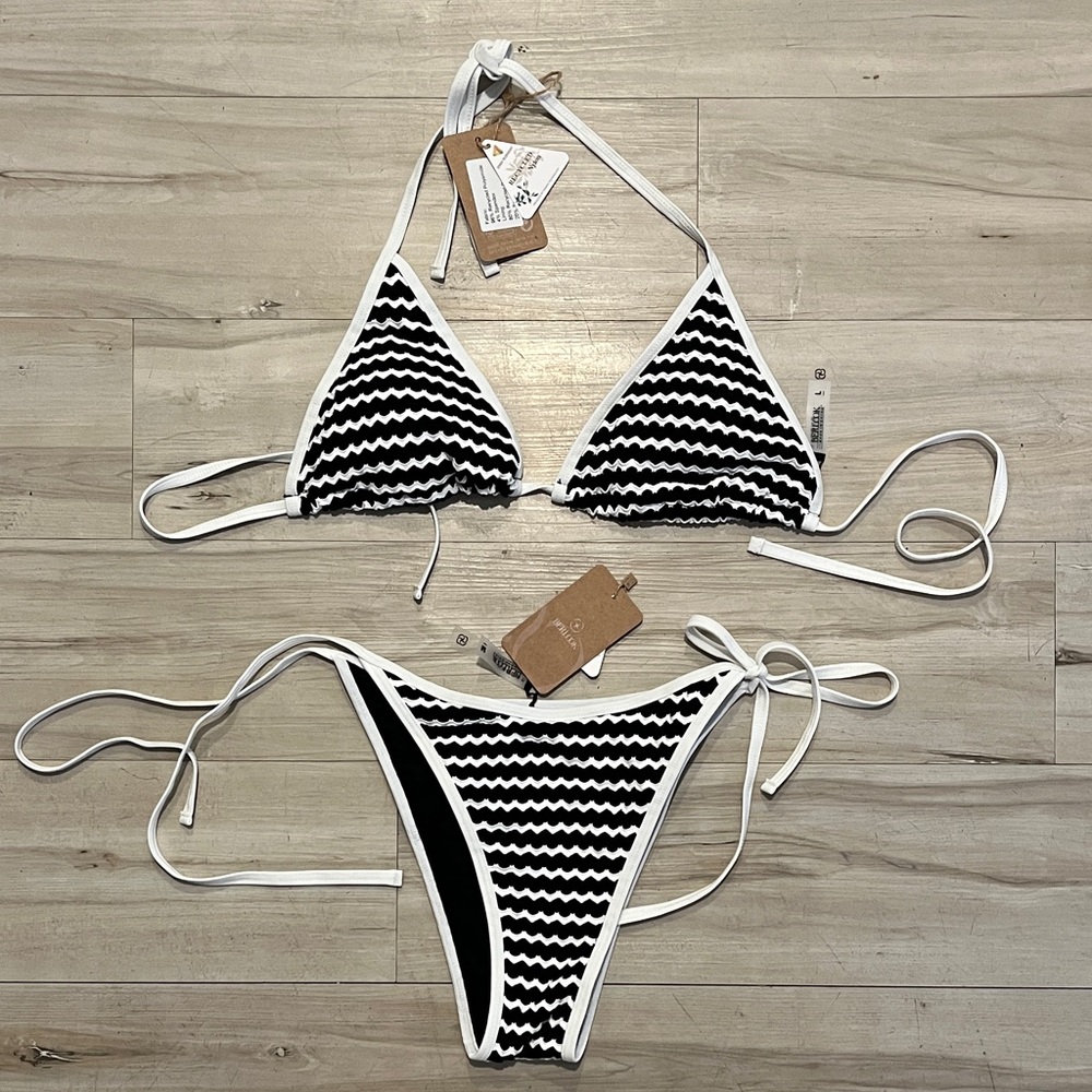 Chic Black and White Zigzag Bikini Set